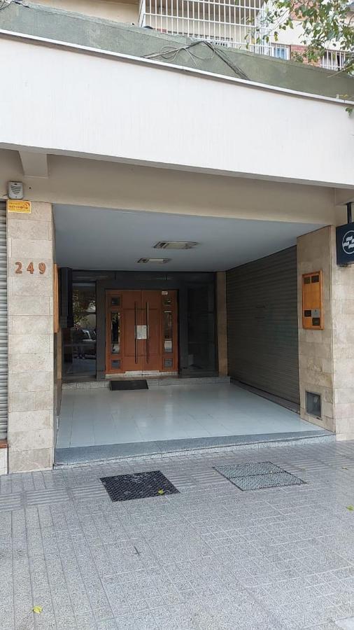Departamento Con Cochera Muy Bien Ubicado En Ciudad Mendoza Exterior foto